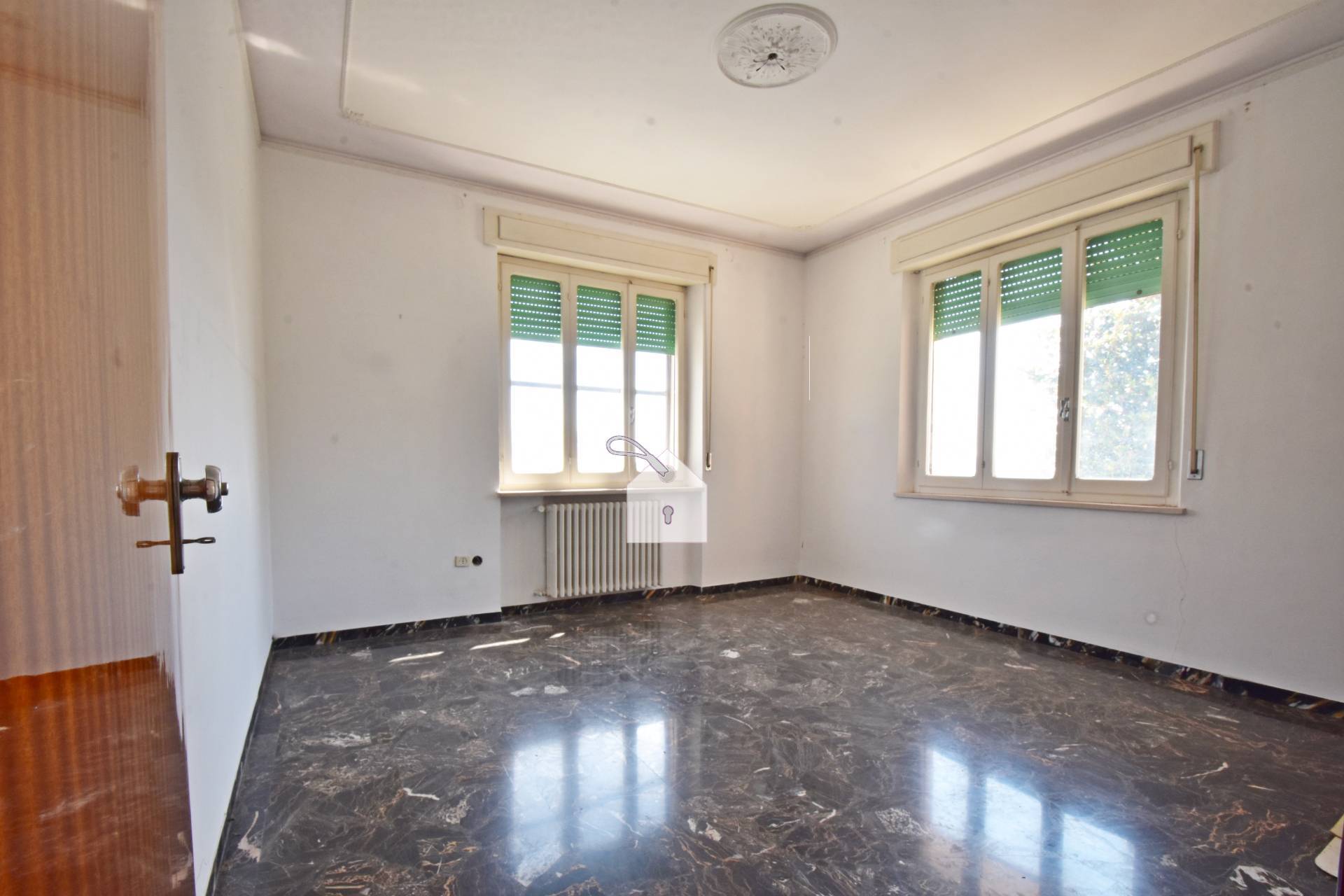 Bifamiliare in vendita a Montecassiano, semi-centrale