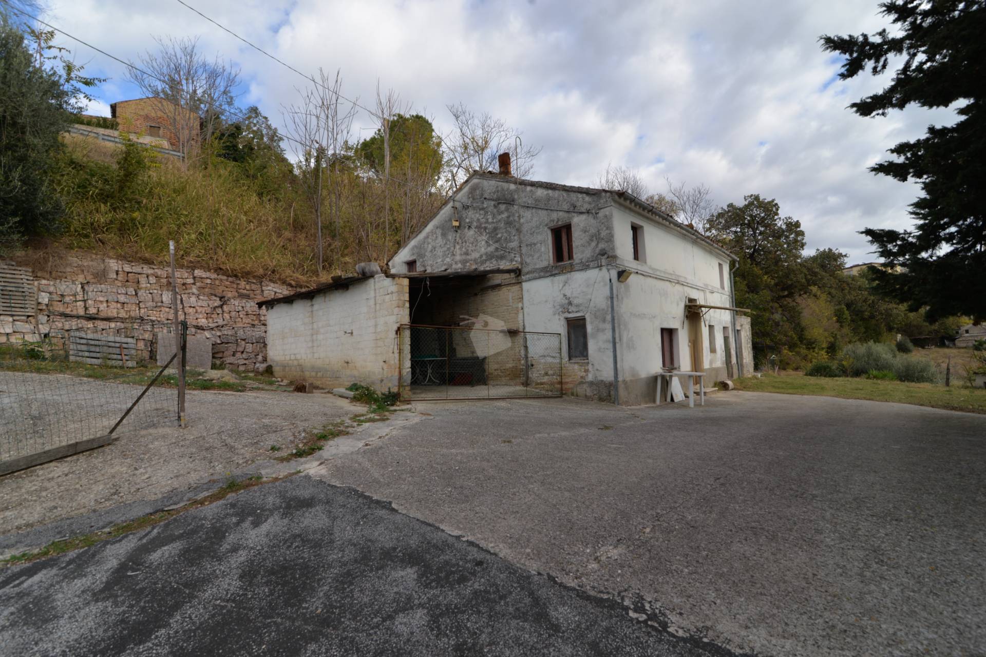 Rustico in vendita a Corridonia, zona semi-centrale