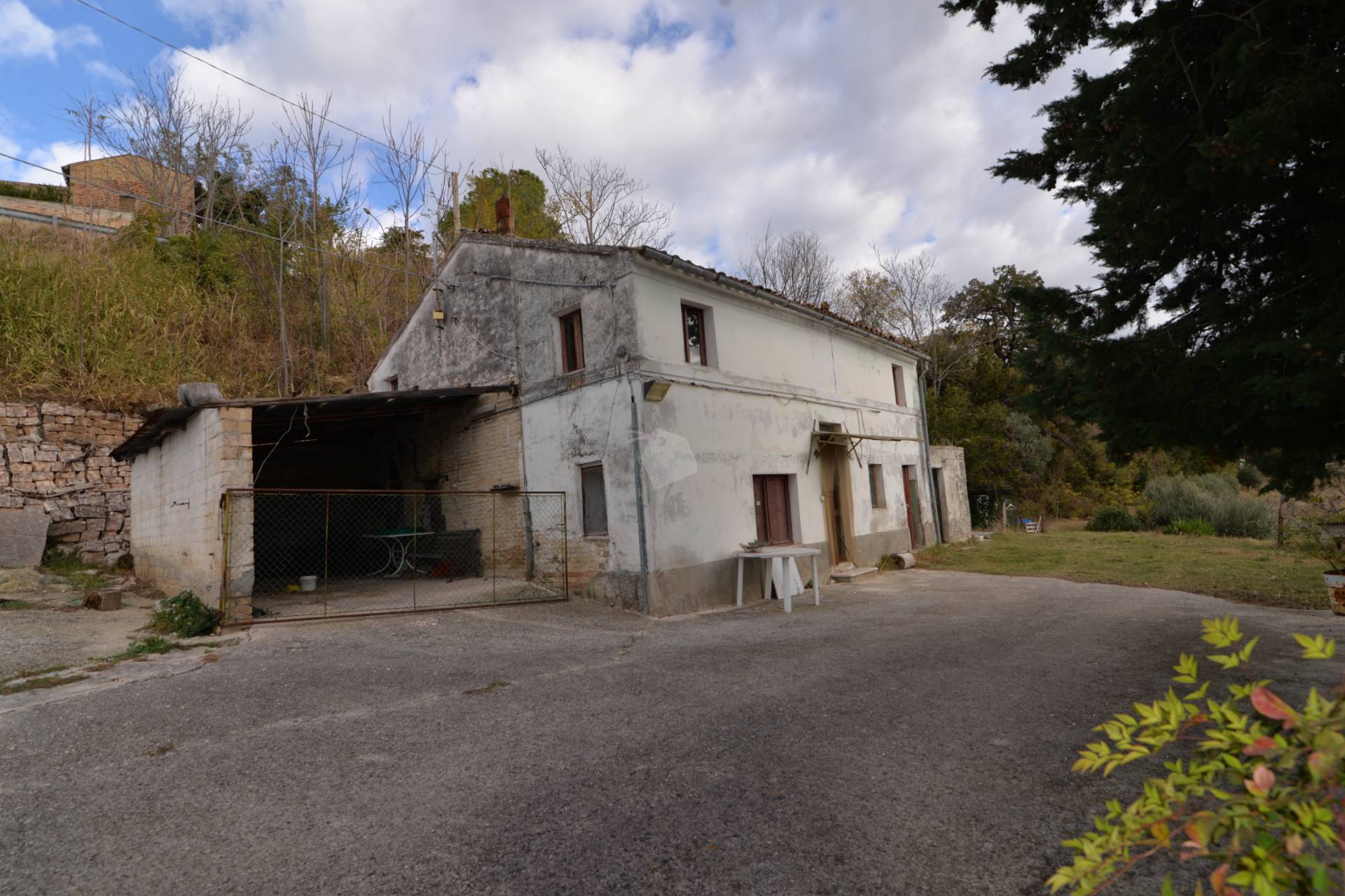 Rustico in vendita a Corridonia, zona semi-centrale