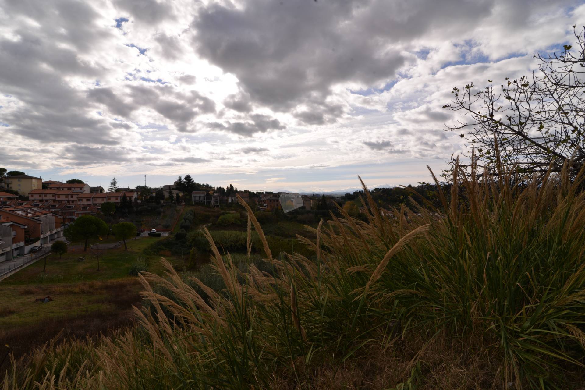 Rustico in vendita a Corridonia, zona semi-centrale