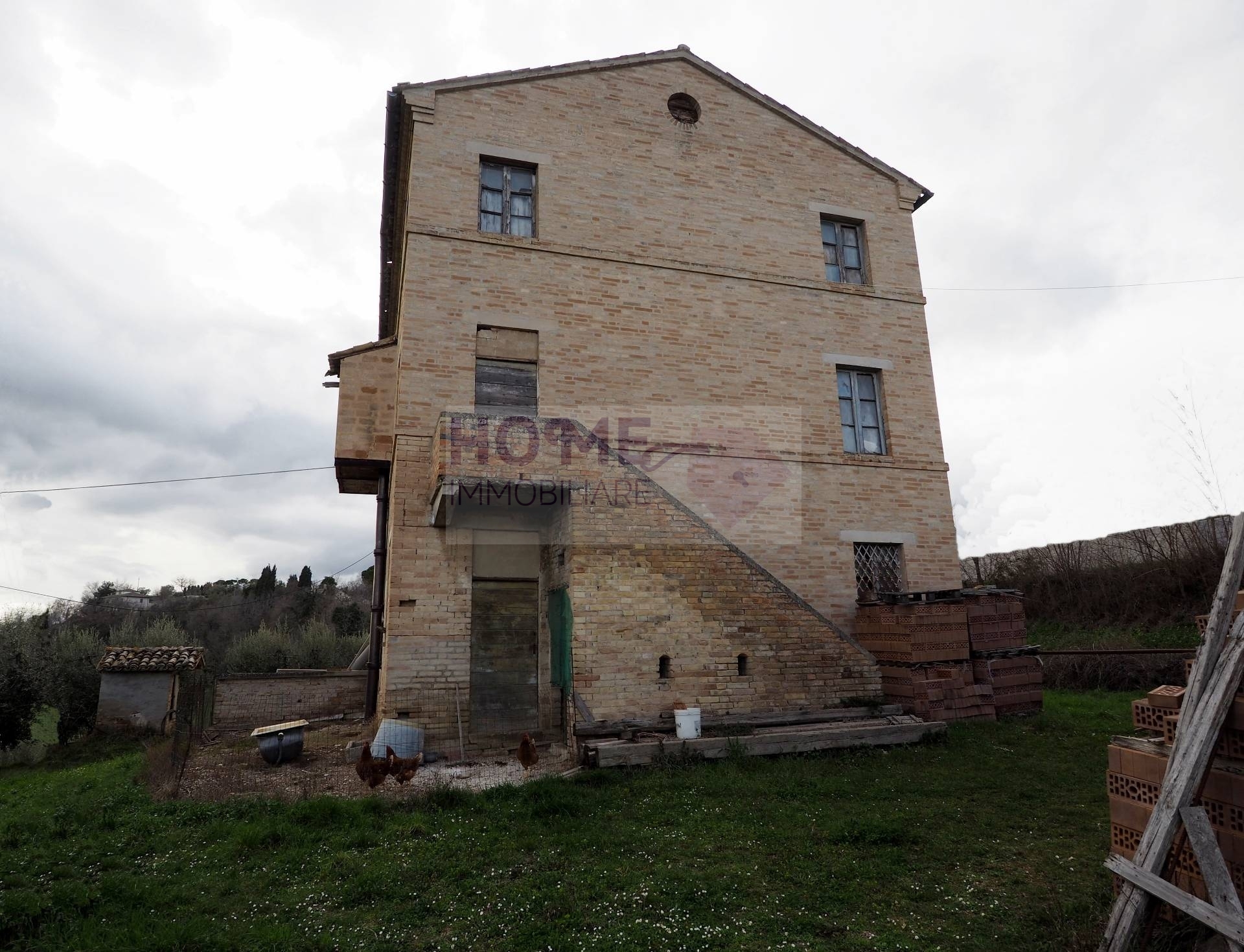 Rustico in vendita a Corridonia, zona semi-centrale