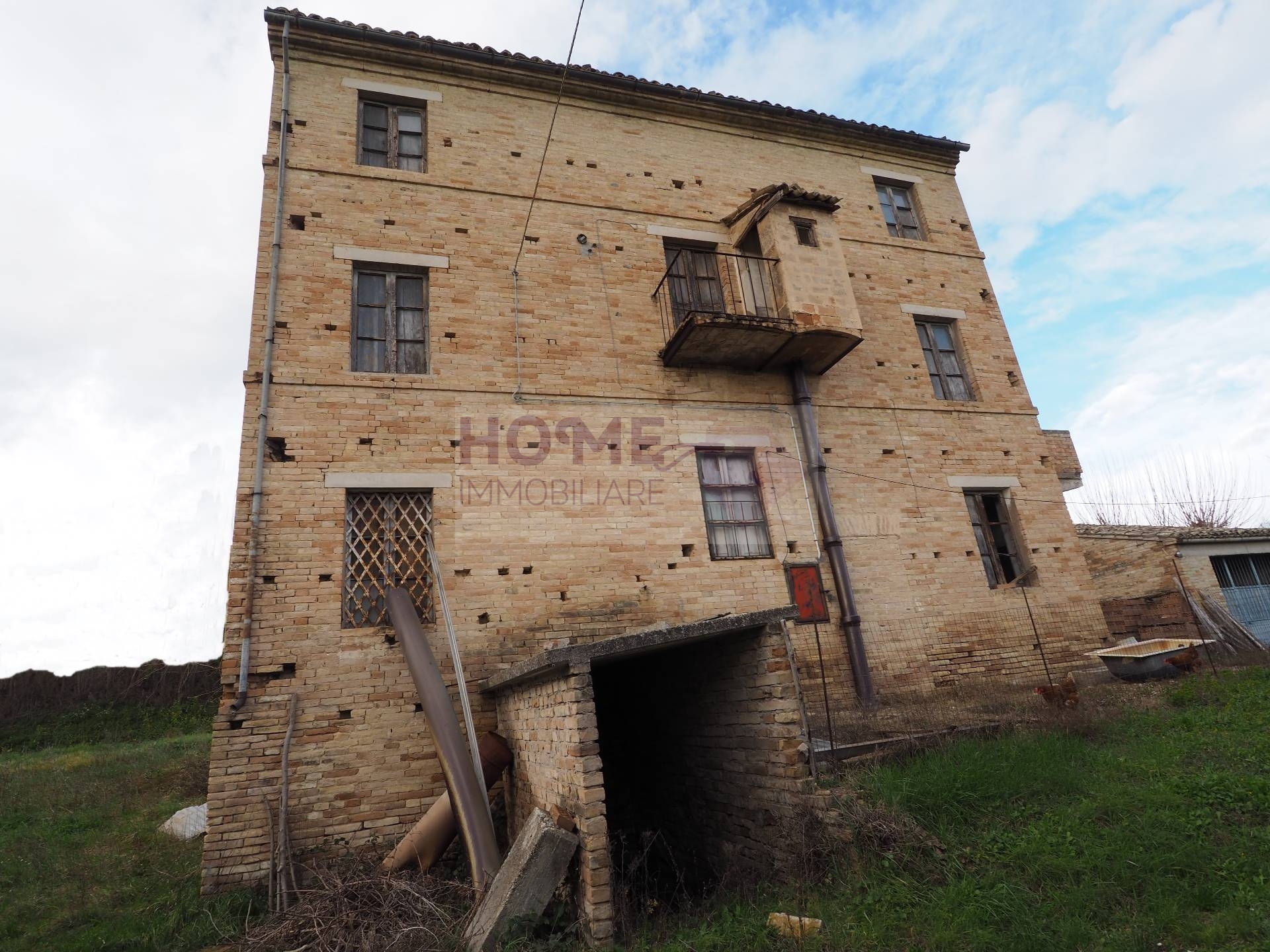 Rustico in vendita a Corridonia, zona semi-centrale