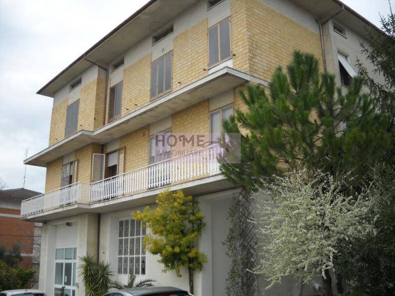 Casa singola in vendita a Mogliano, Zona Macina