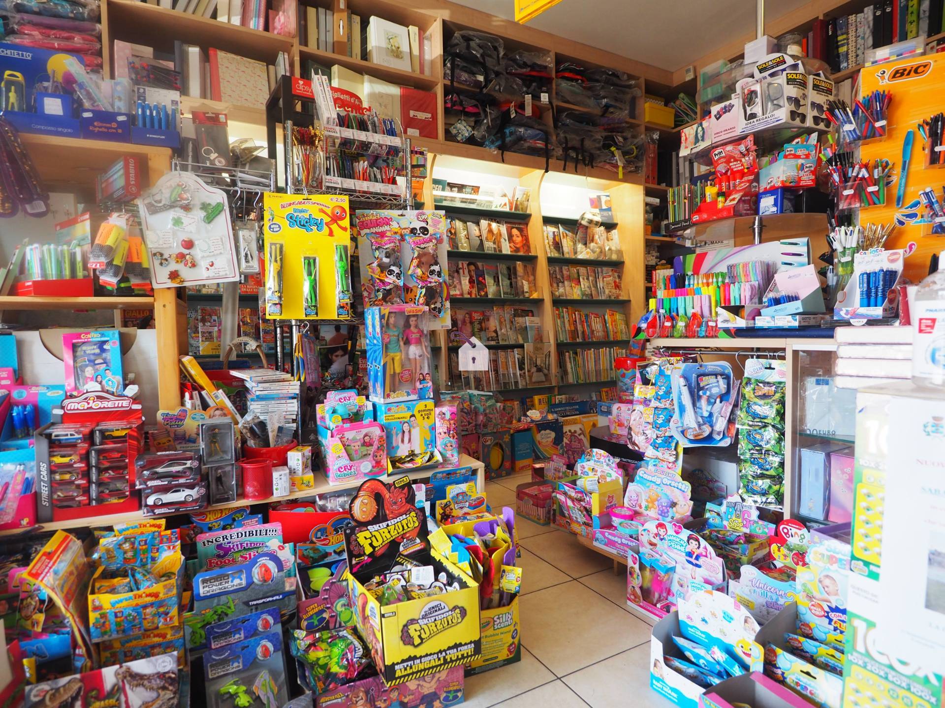 Attivit commerciale in vendita a Corridonia, zona semi-centrale