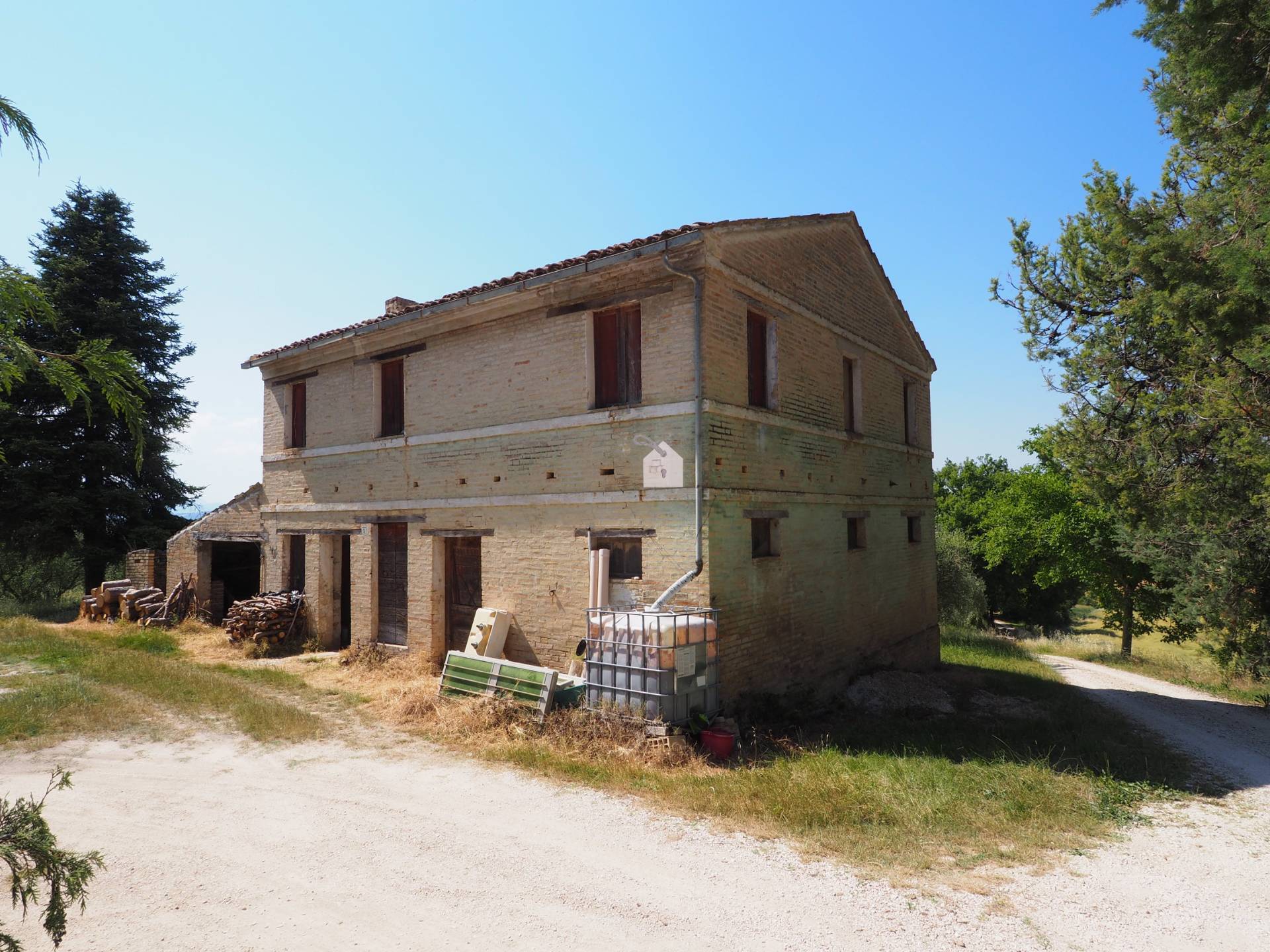 Rustico in vendita a Corridonia, zona semi-centrale