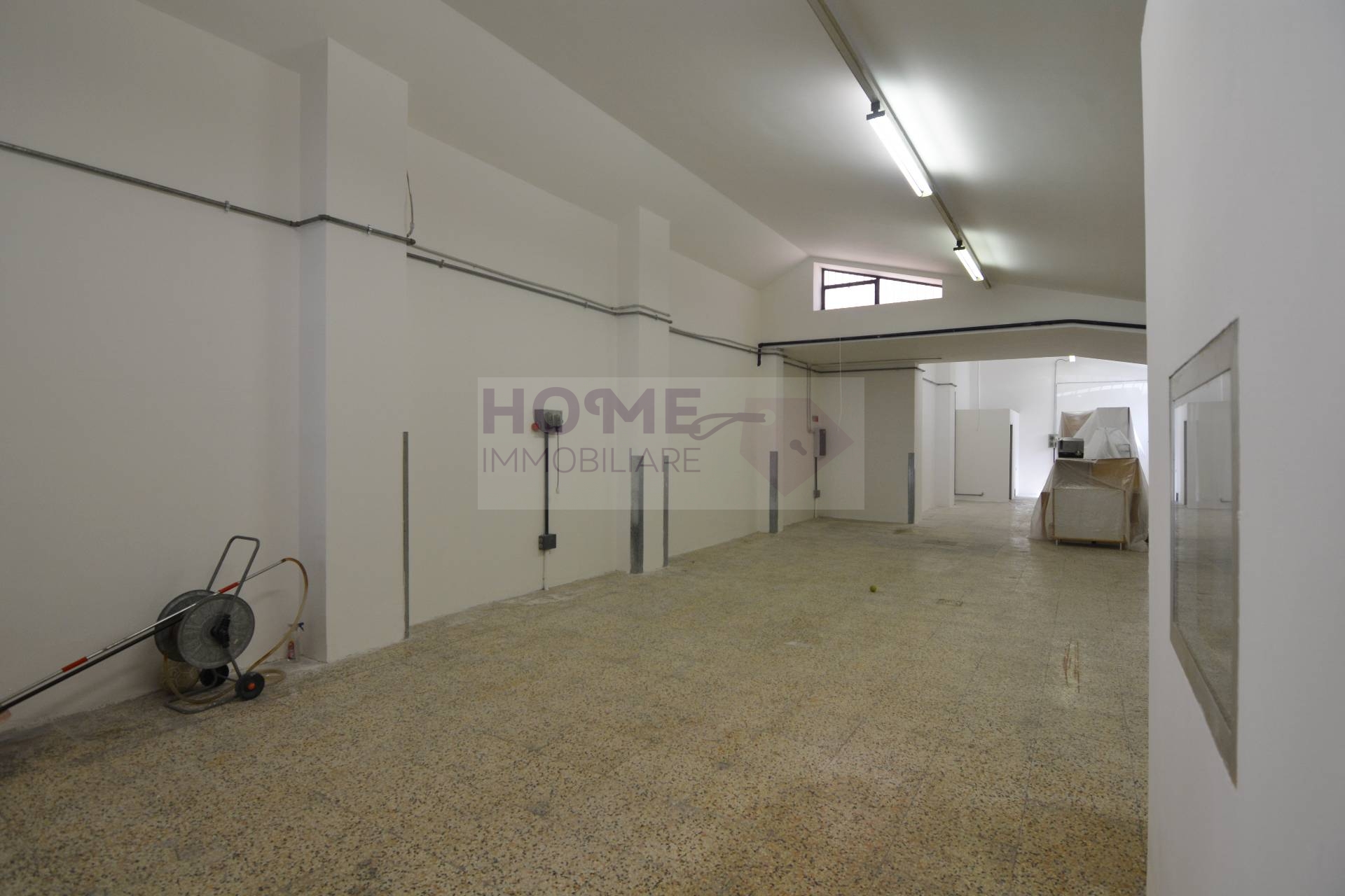 Garage in affitto a Macerata, zona Tribunale