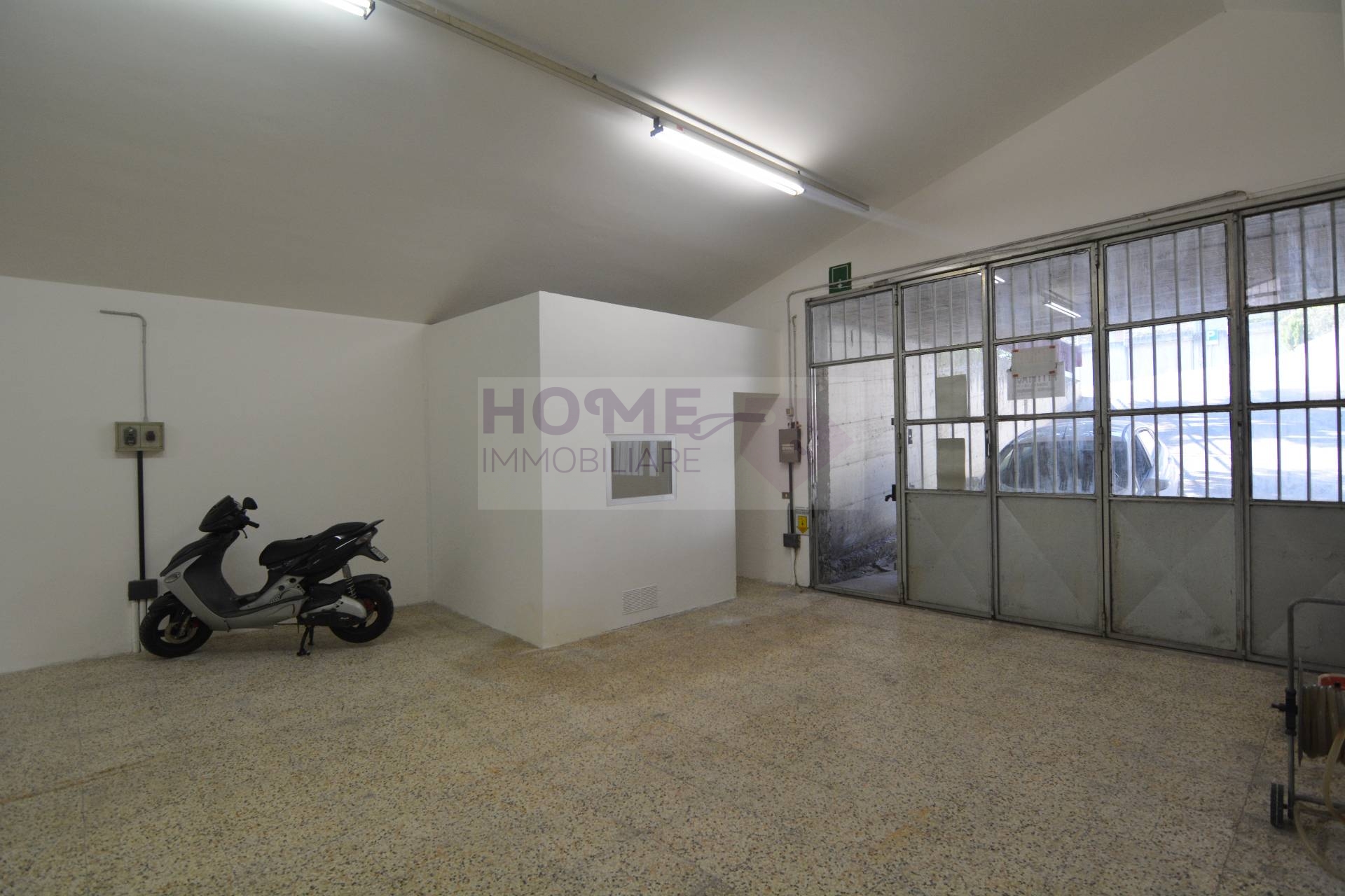 Garage in affitto a Macerata, zona Tribunale