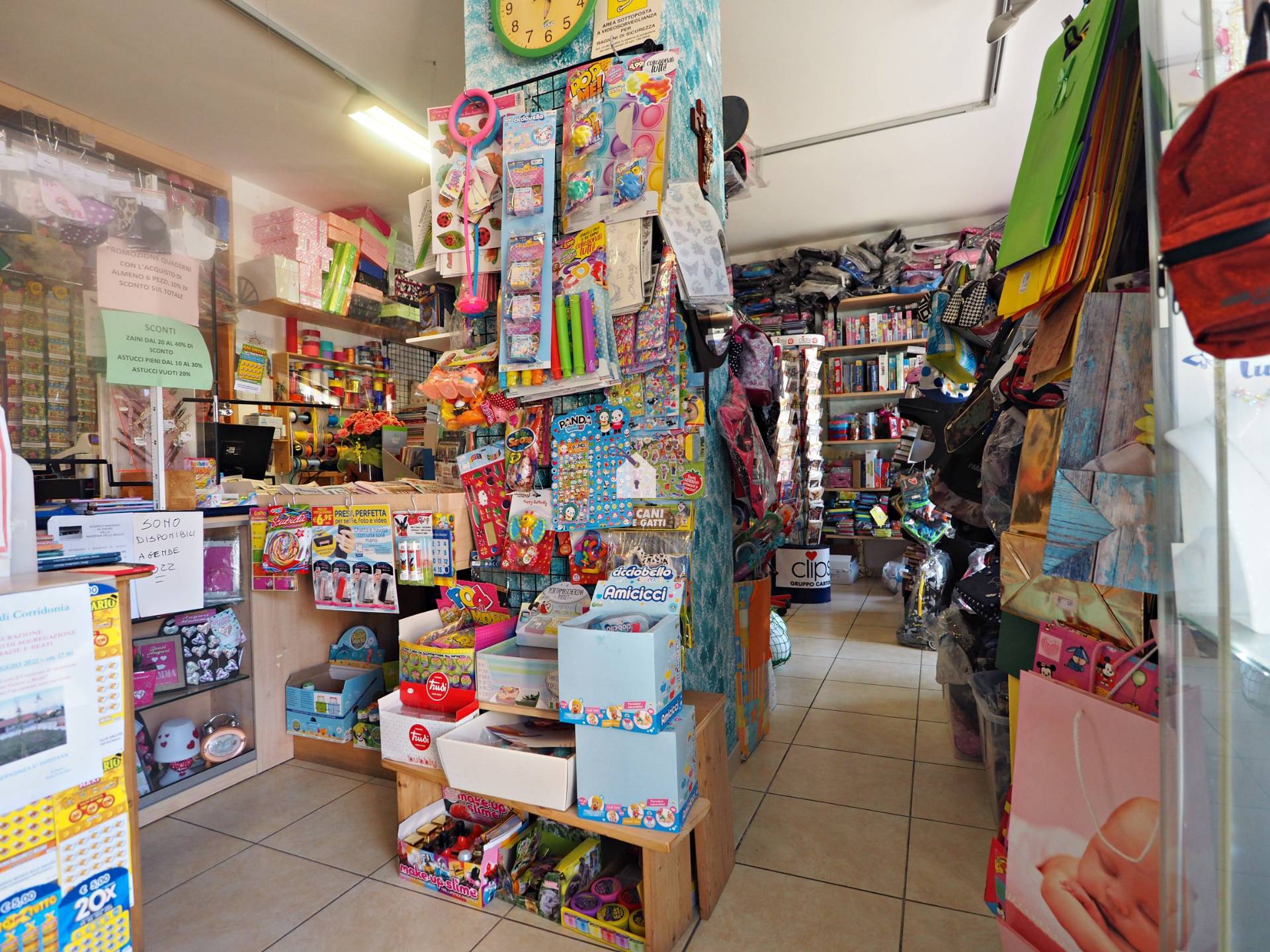 Attivit commerciale in vendita a Corridonia, zona semi-centrale