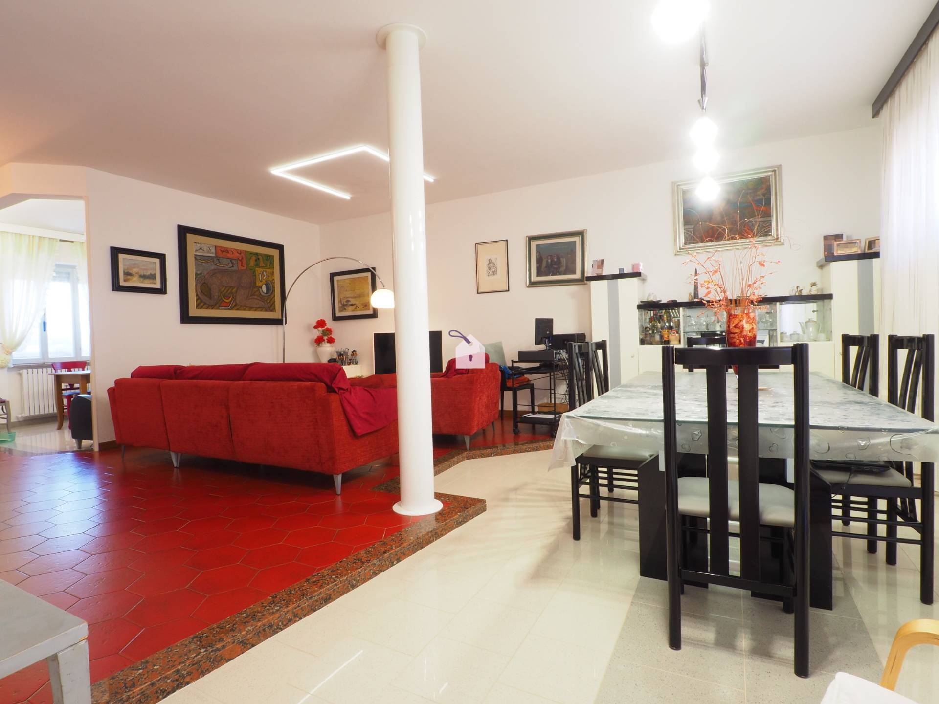 Villette a schiera in vendita a Corridonia, zona semi-centrale