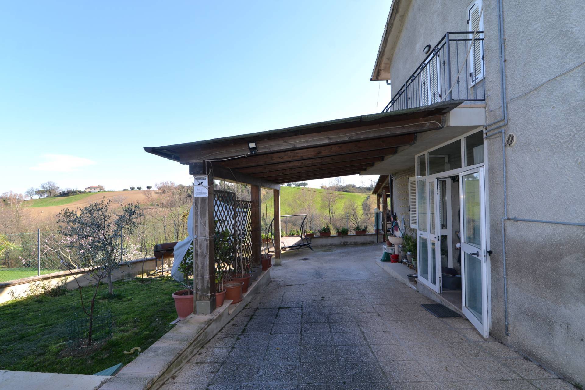 Appartamento in vendita a Treia, periferia