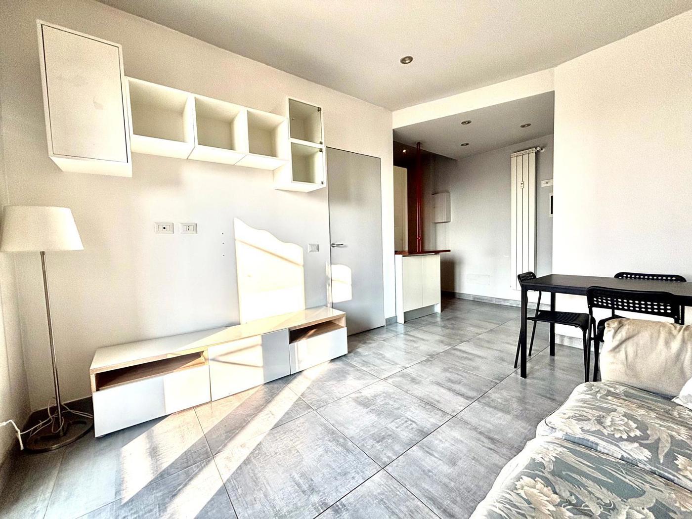 Bilocale arredato in affitto a Milano