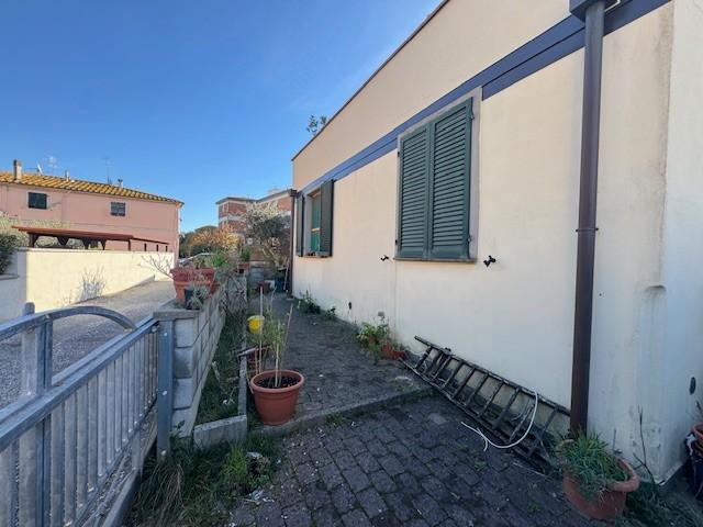 Casa indipendente con giardino, Collesalvetti guasticce