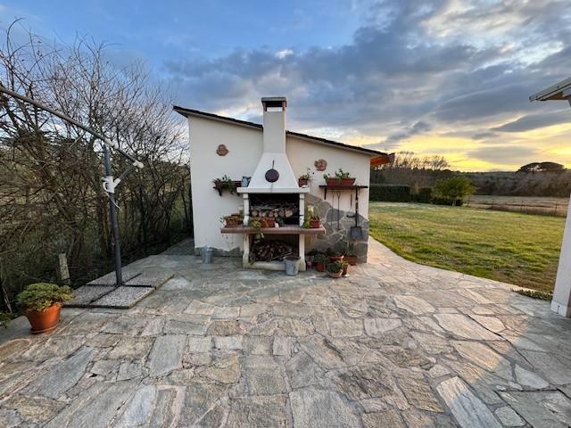 Villa con giardino a Collesalvetti