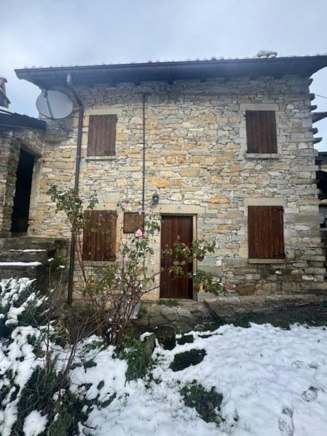 Casa indipendente in vendita, Vernasca settesorelle