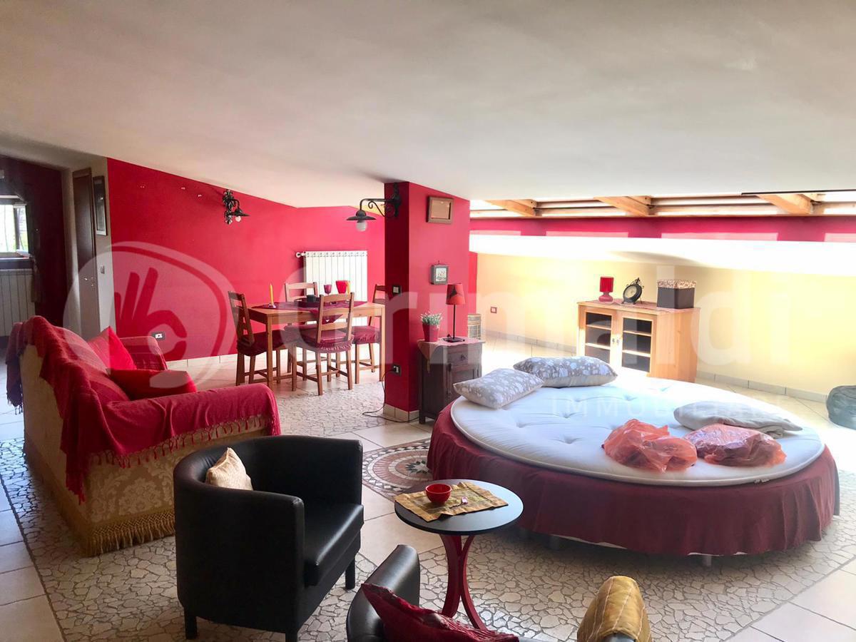 Attico arredato in affitto a Brusciano