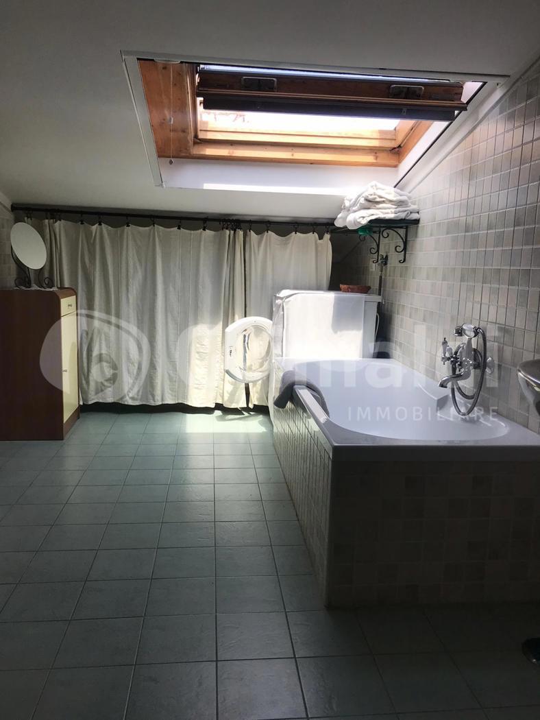 Attico arredato in affitto a Brusciano