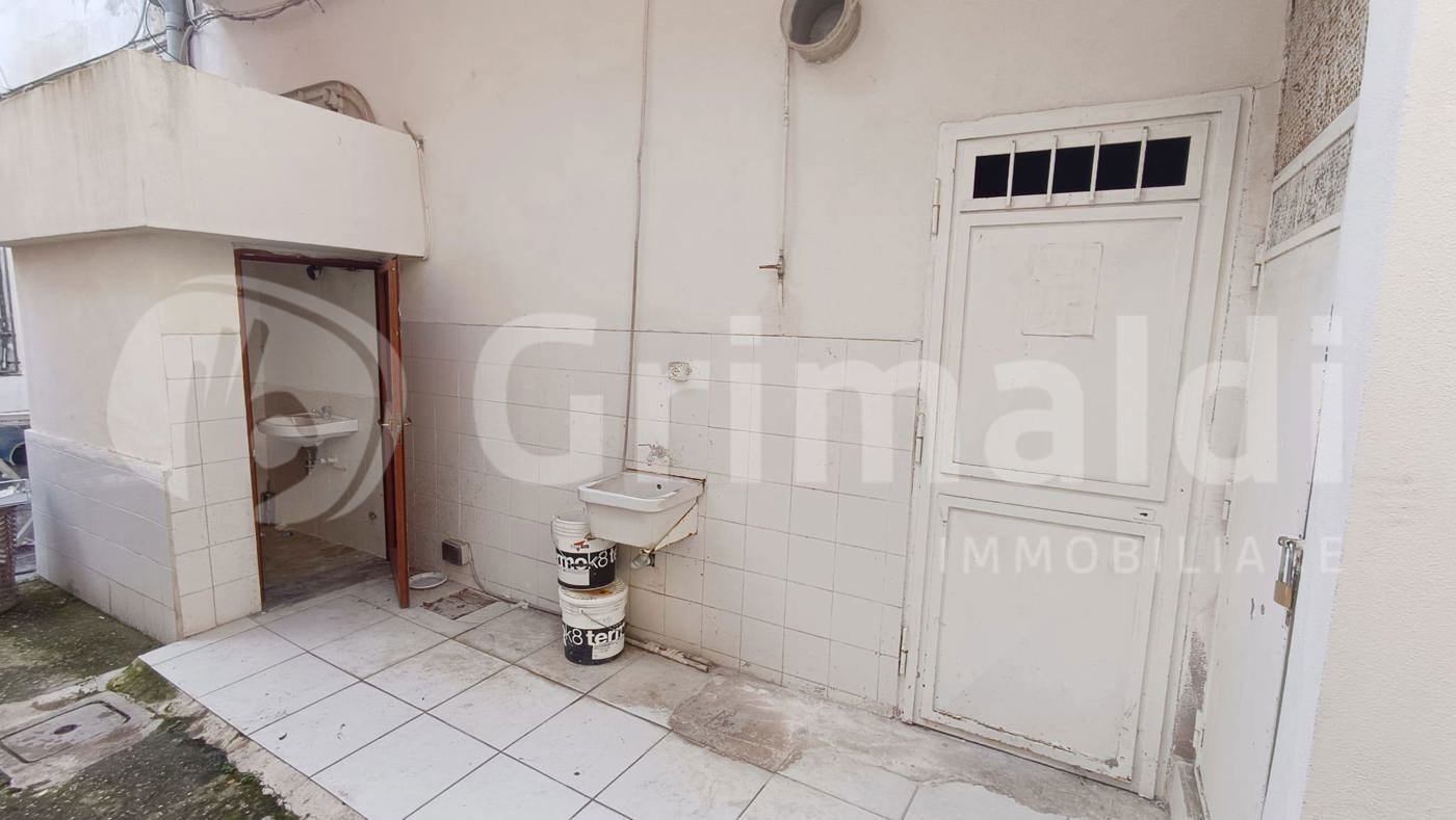 Negozio in affitto a Brusciano