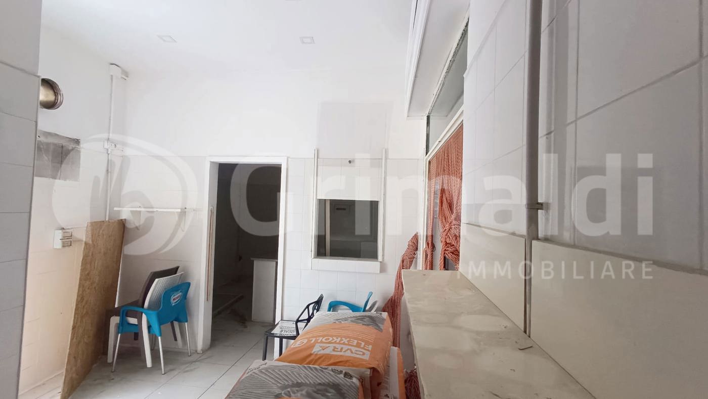 Negozio in affitto a Brusciano