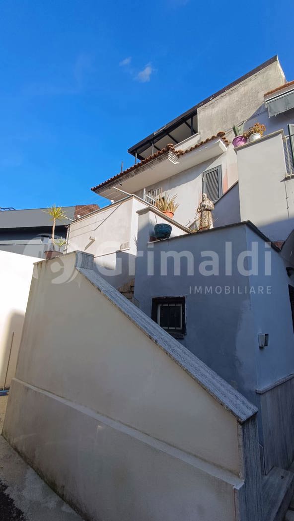 Trilocale con box a Marigliano