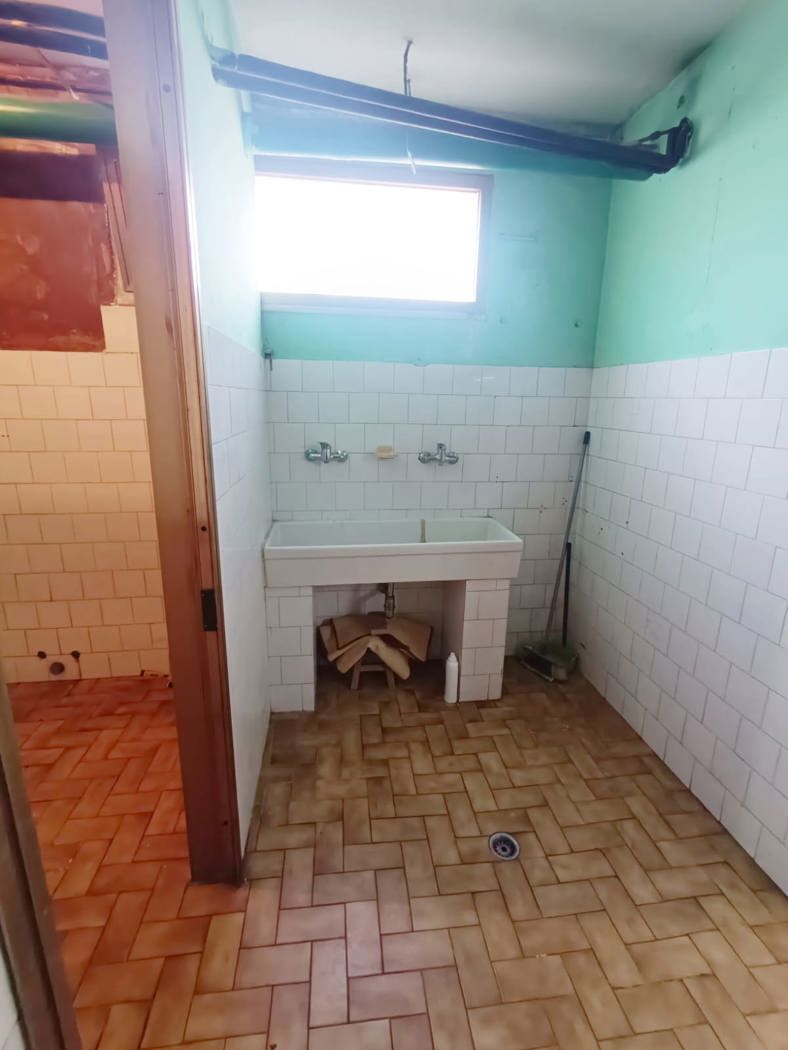 Magazzino in vendita a Brusciano