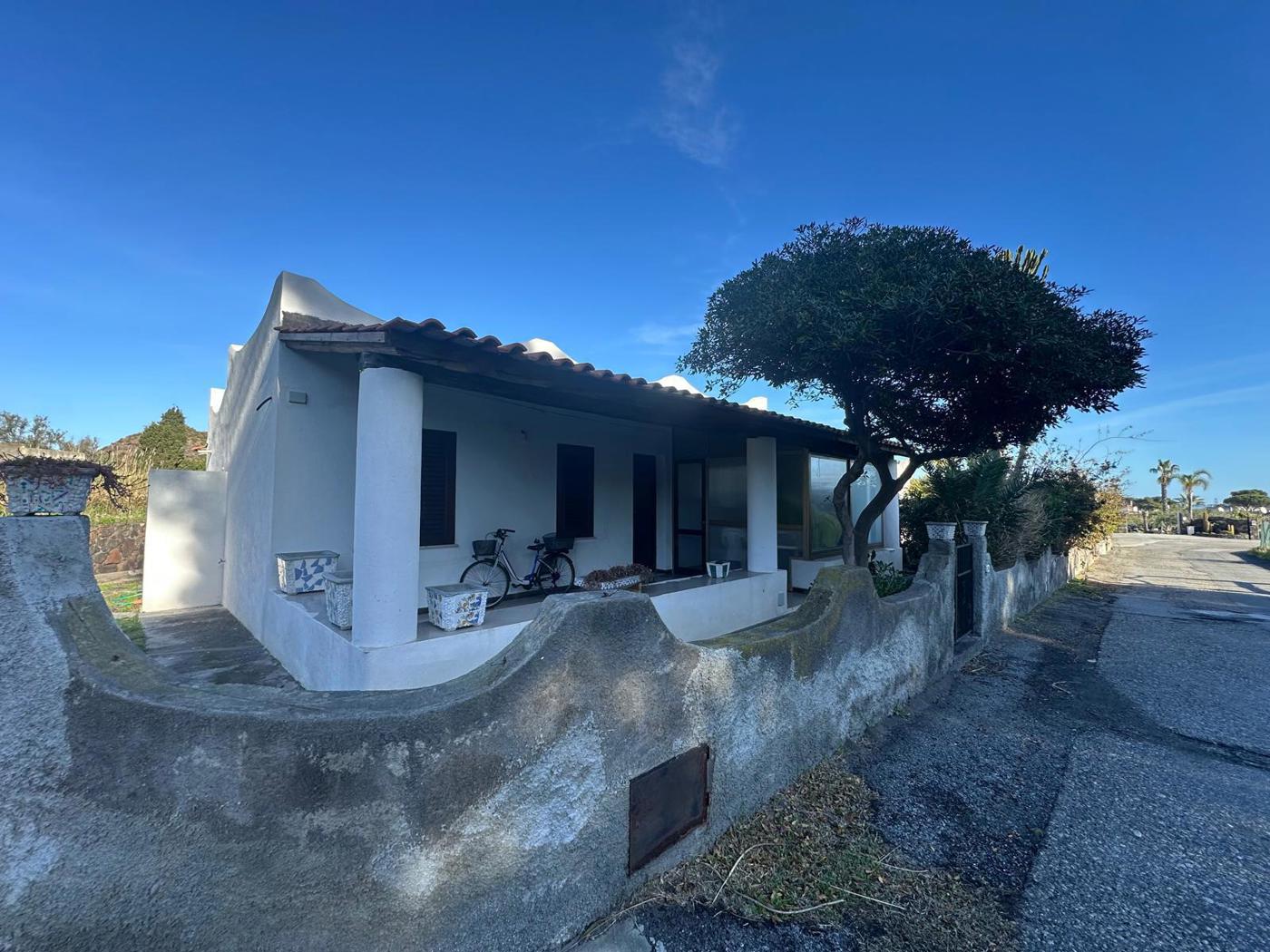 Casa indipendente con giardino a Lipari