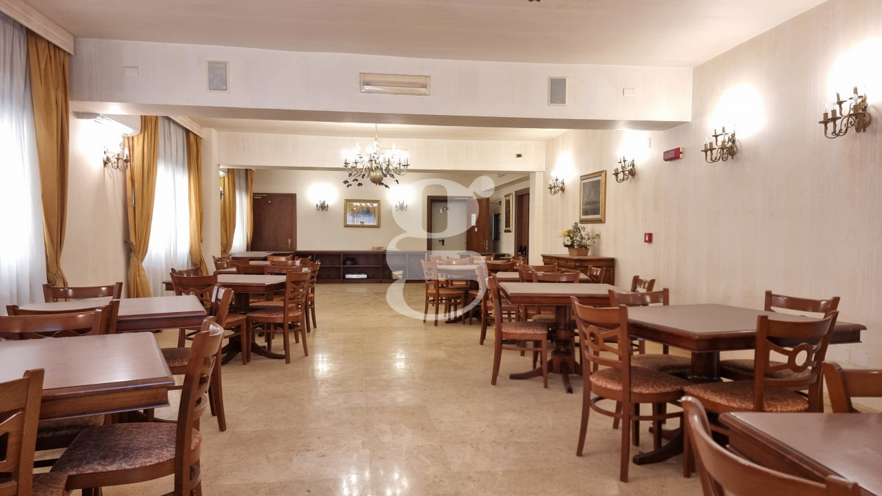 Attivit commerciale Albergo in vendita a Falcone