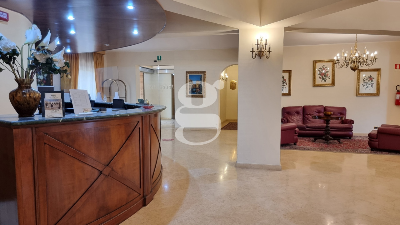 Attivit commerciale Albergo in vendita a Falcone