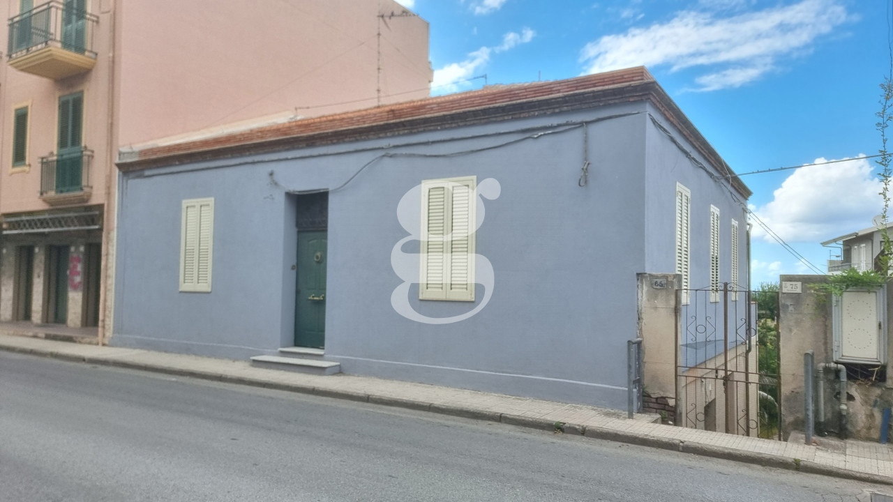 Casa indipendente con giardino a Villafranca Tirrena