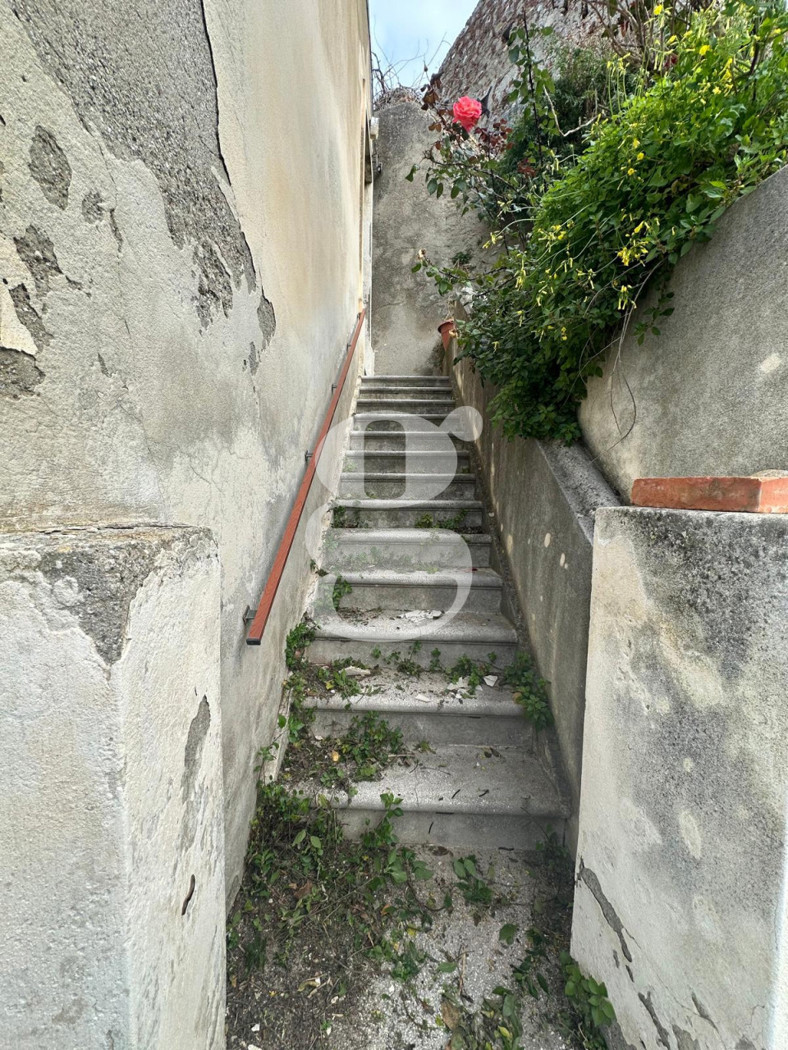 Casa indipendente da ristrutturare a Valdina