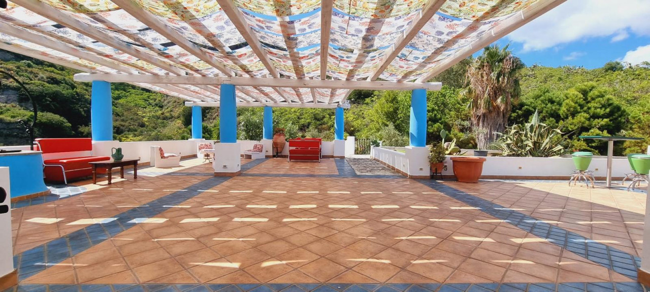 Attivit commerciale Albergo in vendita a Lipari