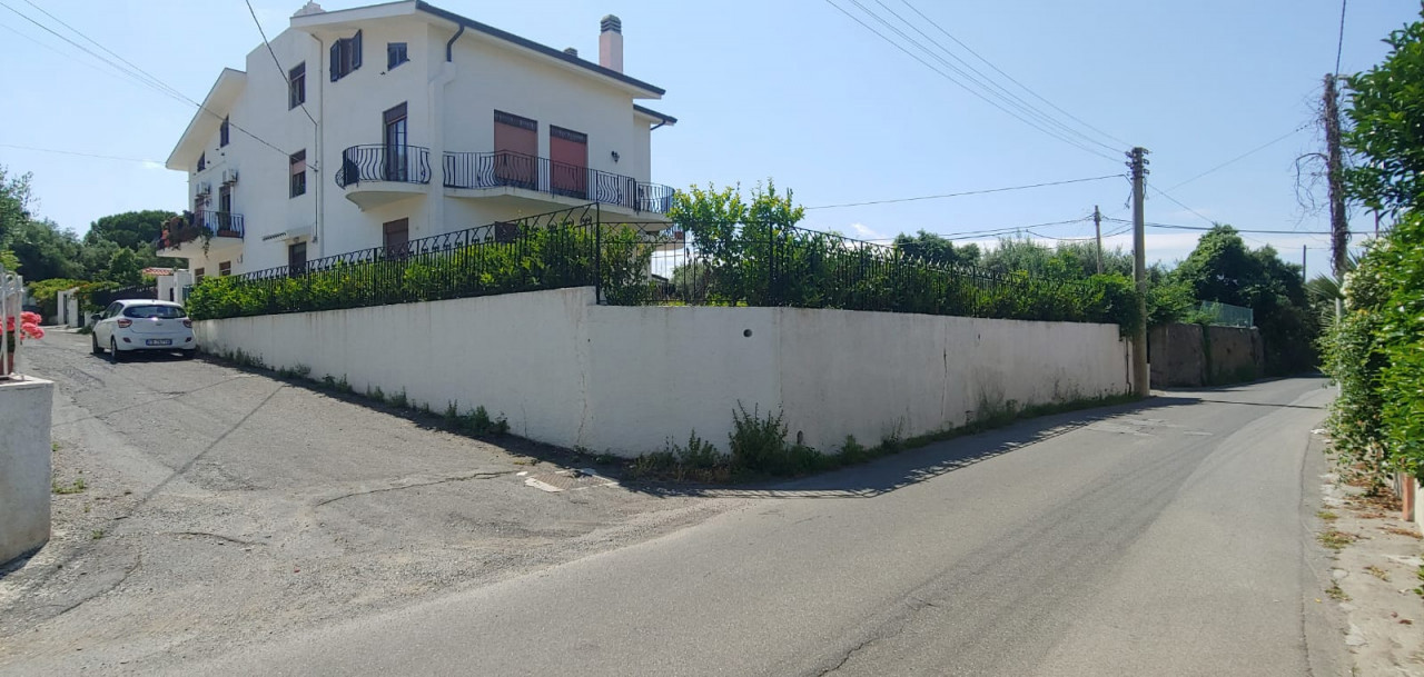 Casa indipendente con giardino a Milazzo