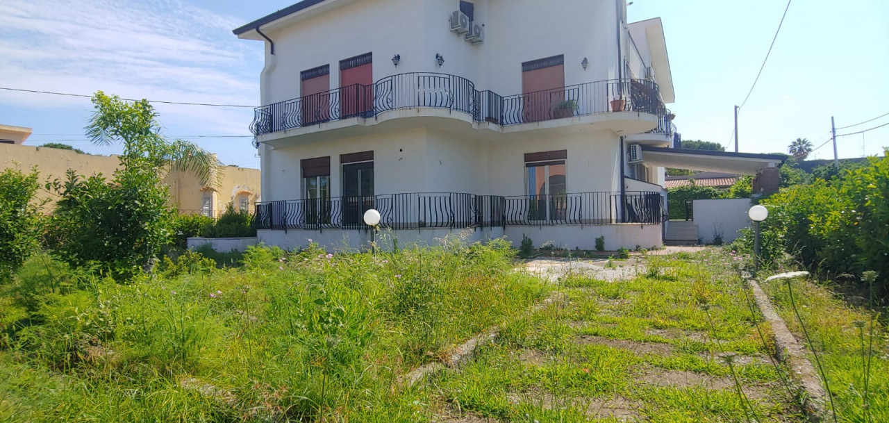Casa indipendente con giardino a Milazzo