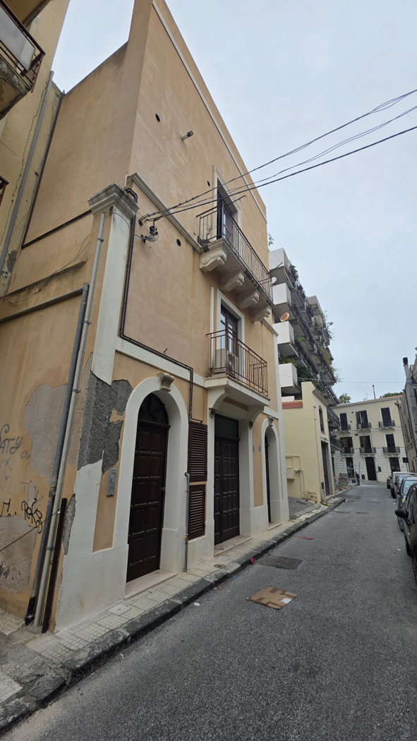 Quadrilocale ristrutturato a Milazzo