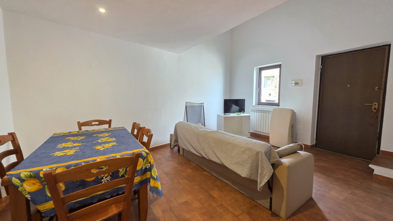 Casa indipendente ristrutturata a Basic�