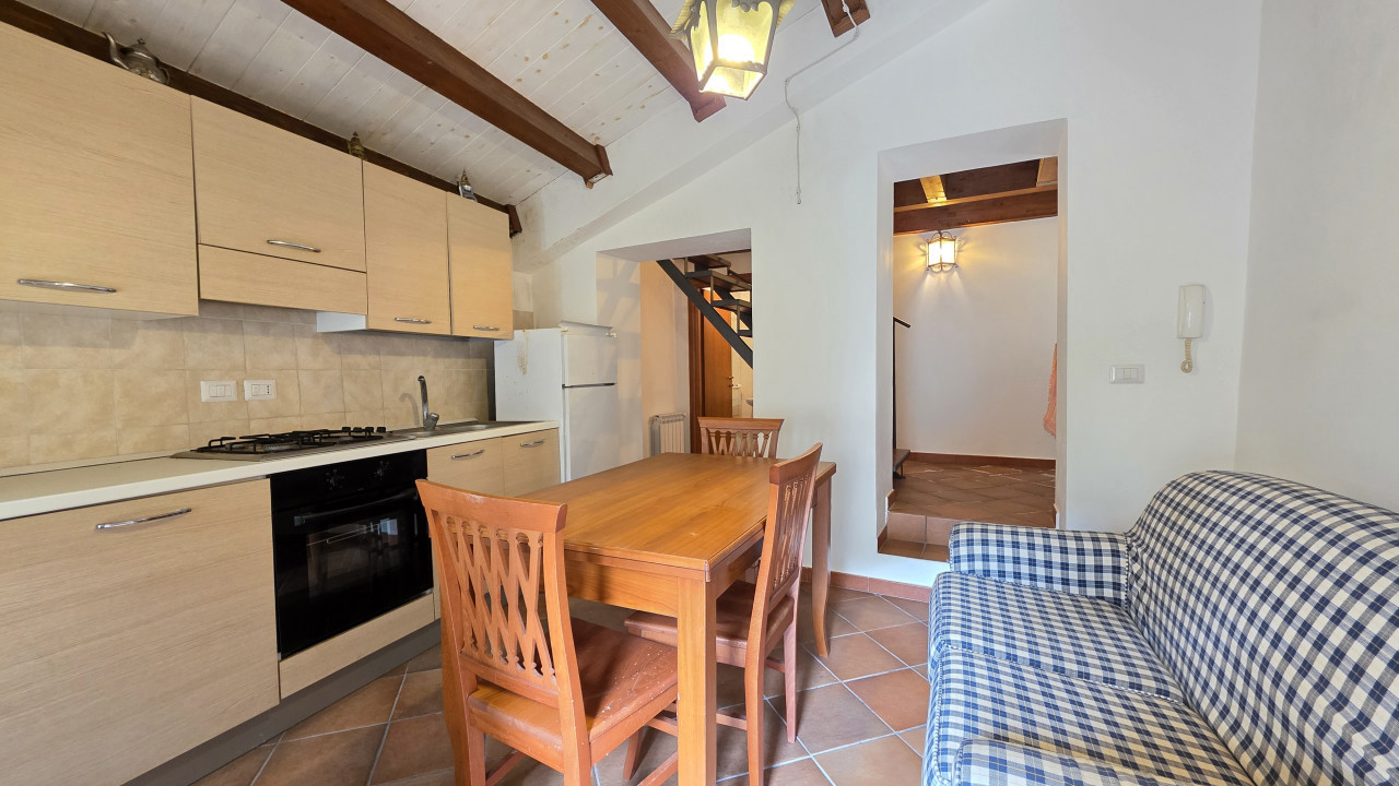 Casa indipendente ristrutturata a Basic�