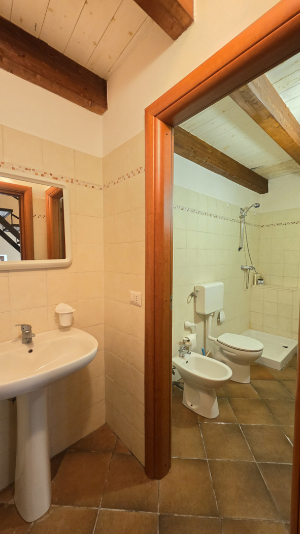 Casa indipendente ristrutturata a Basic�