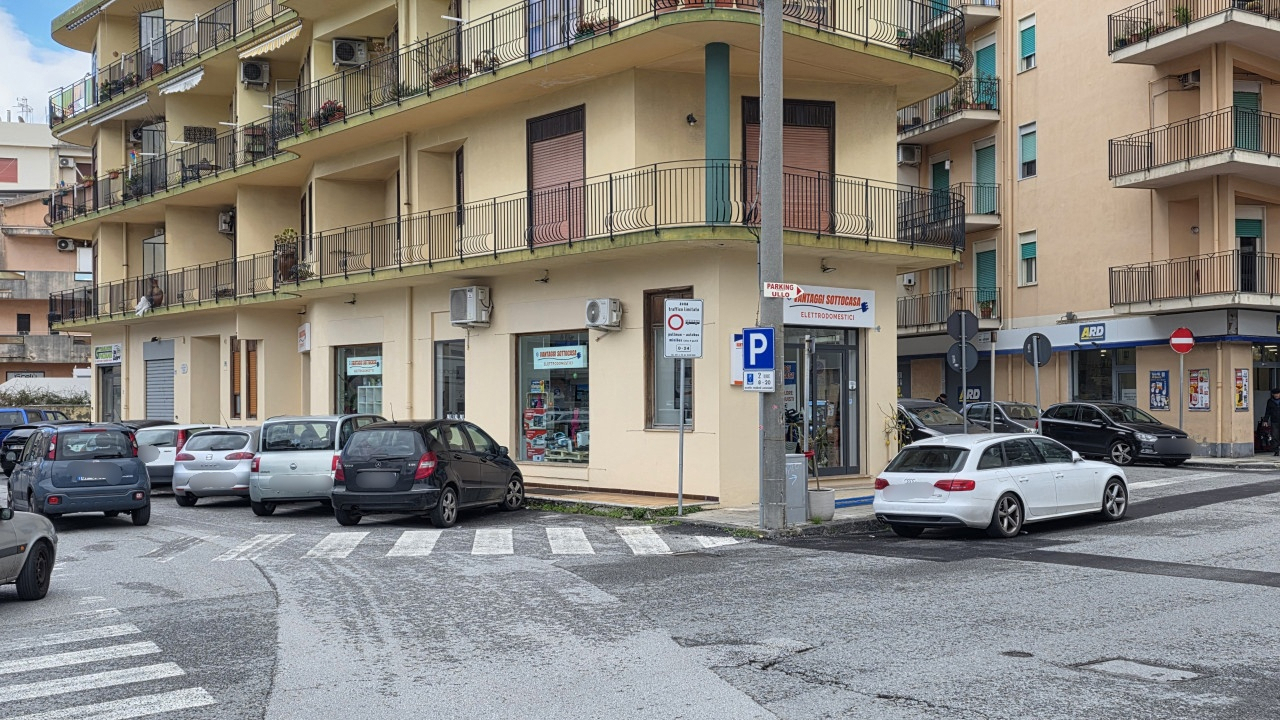 Negozio ristrutturato a Milazzo