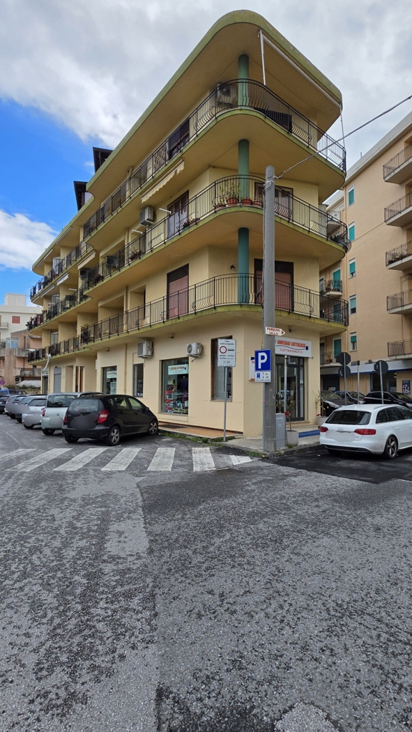 Negozio ristrutturato a Milazzo