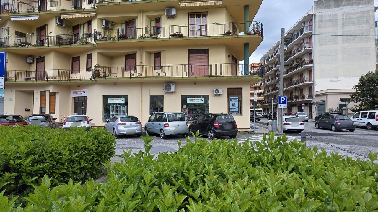 Negozio ristrutturato a Milazzo