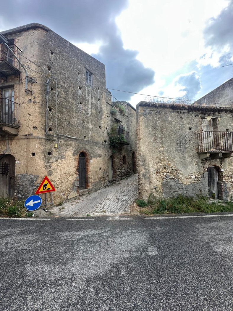 Rustico con giardino a Castroreale