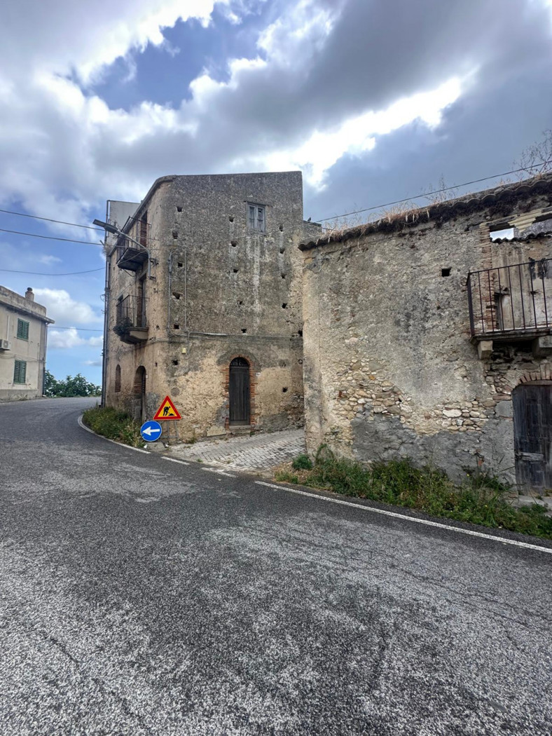 Rustico con giardino a Castroreale