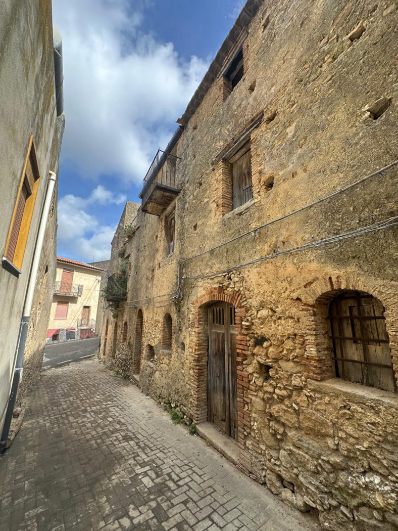 Rustico con giardino a Castroreale