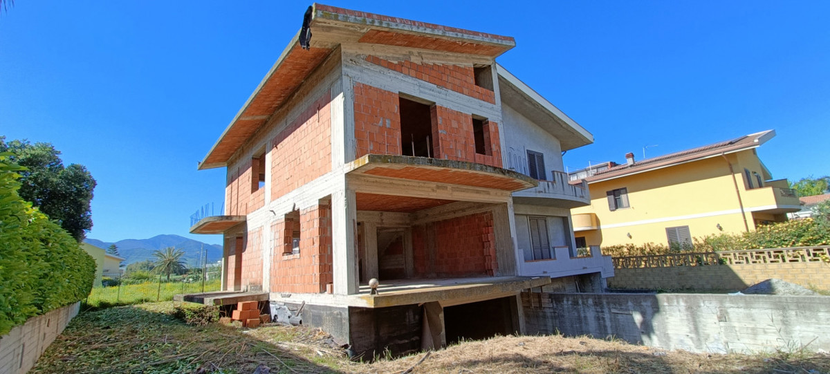 Villa Bifamiliare con giardino a Milazzo