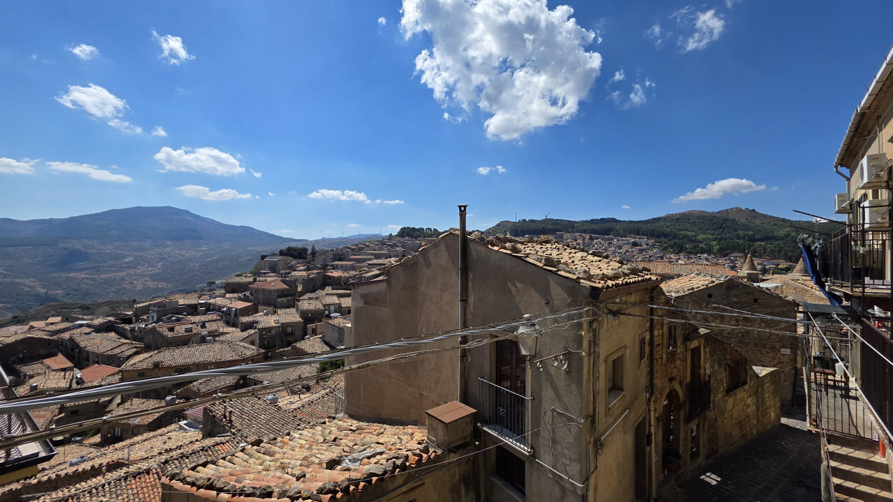Casa indipendente da ristrutturare a Mistretta