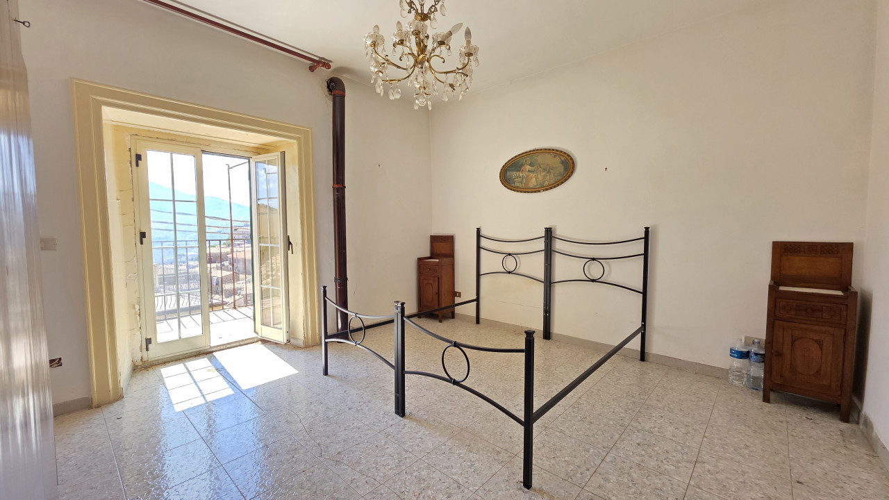 Casa indipendente da ristrutturare a Mistretta