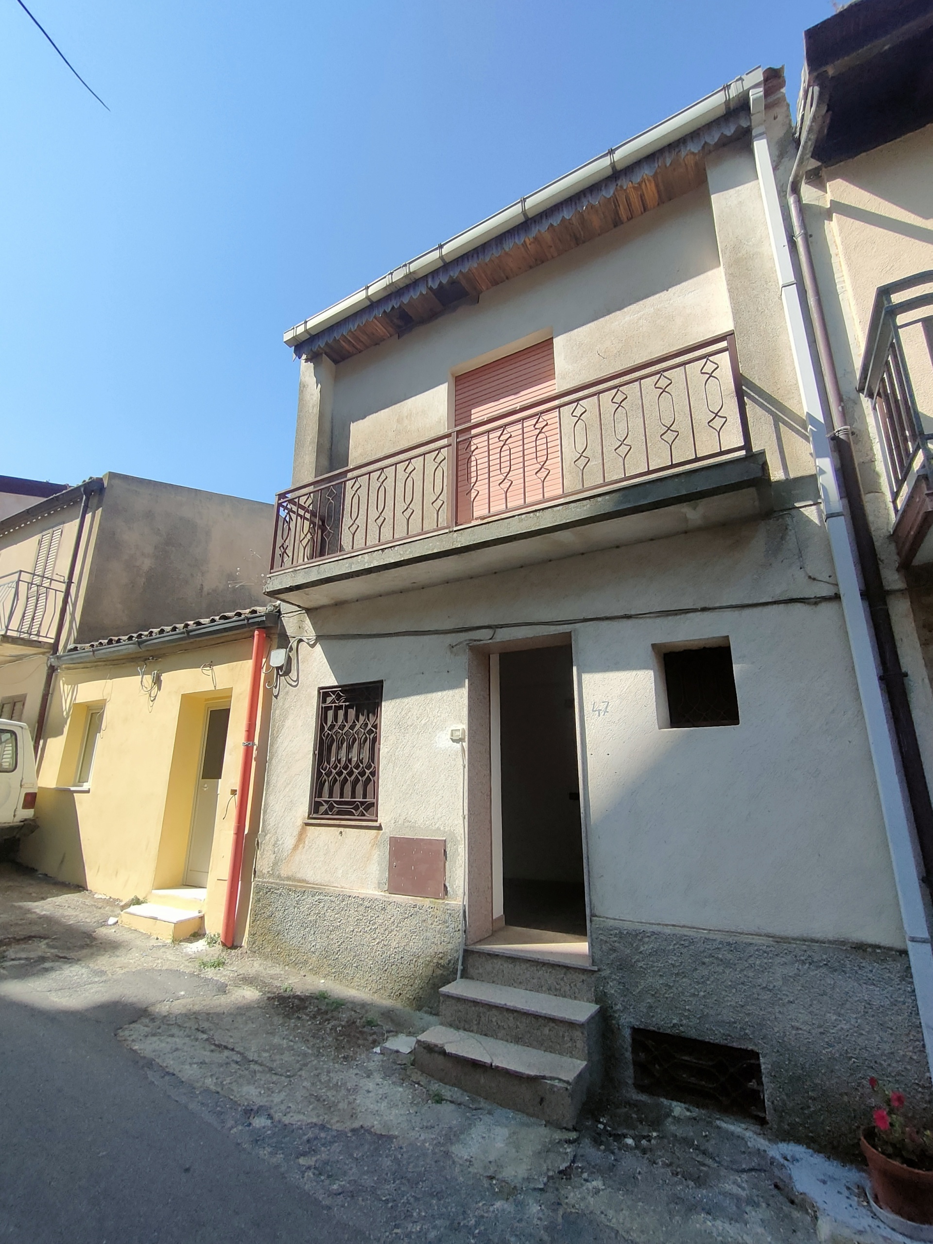 Quadrilocale da ristrutturare in via san costantino, Bova