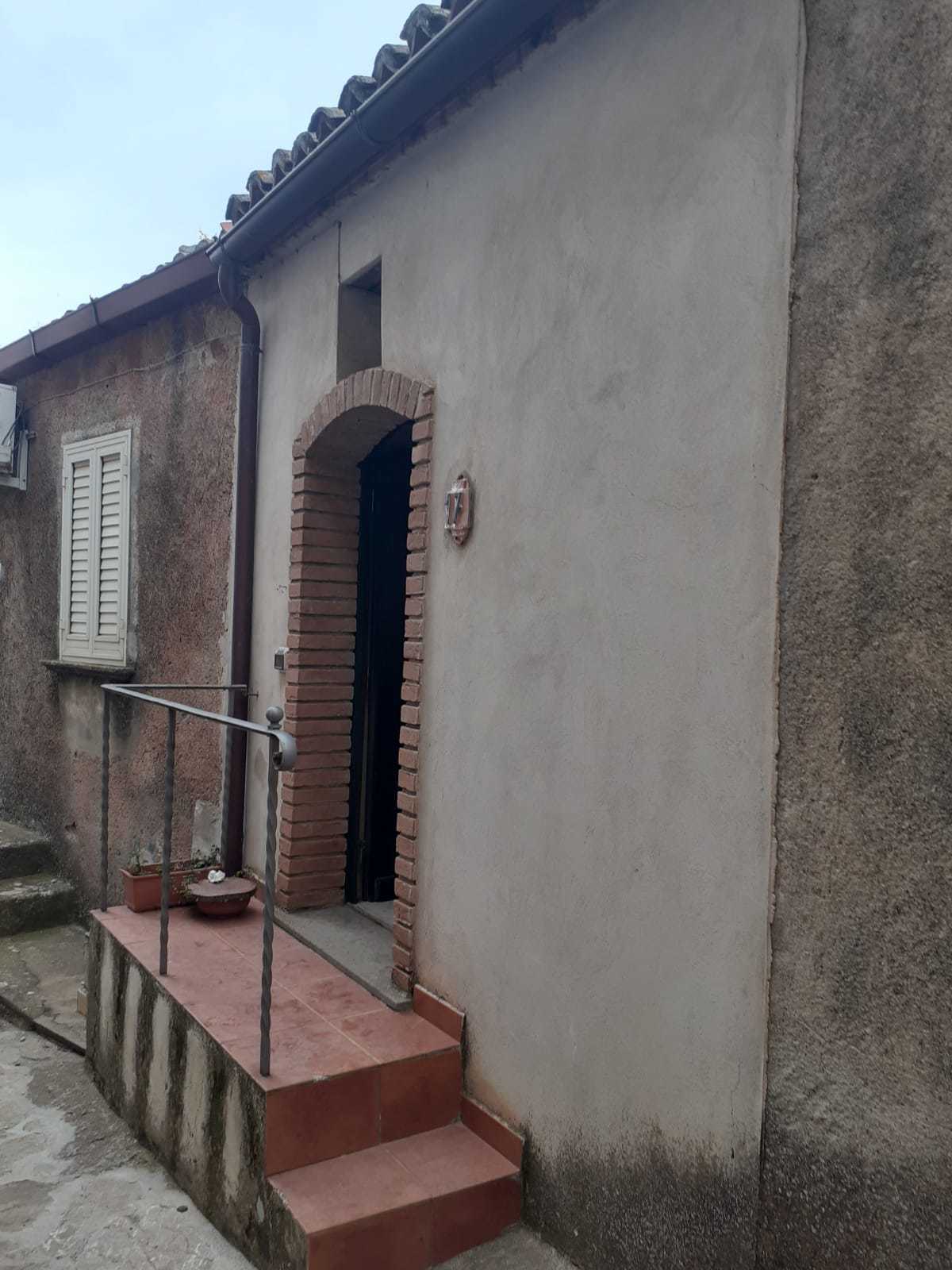 Casa indipendente in vendita in via spirito santo, Bova