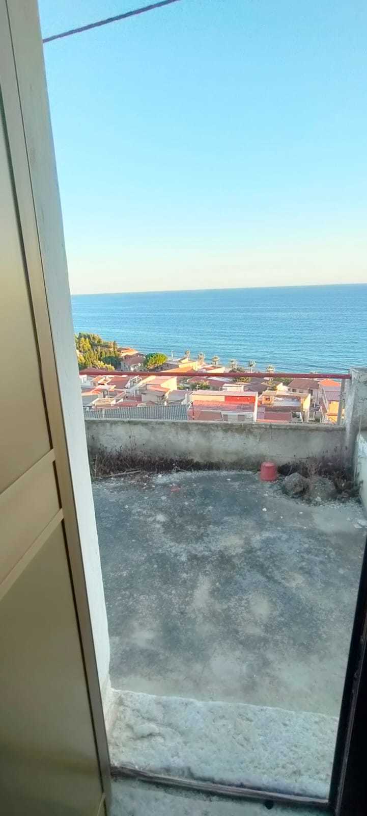 Appartamento da ristrutturare in via agrillei 2, Palizzi