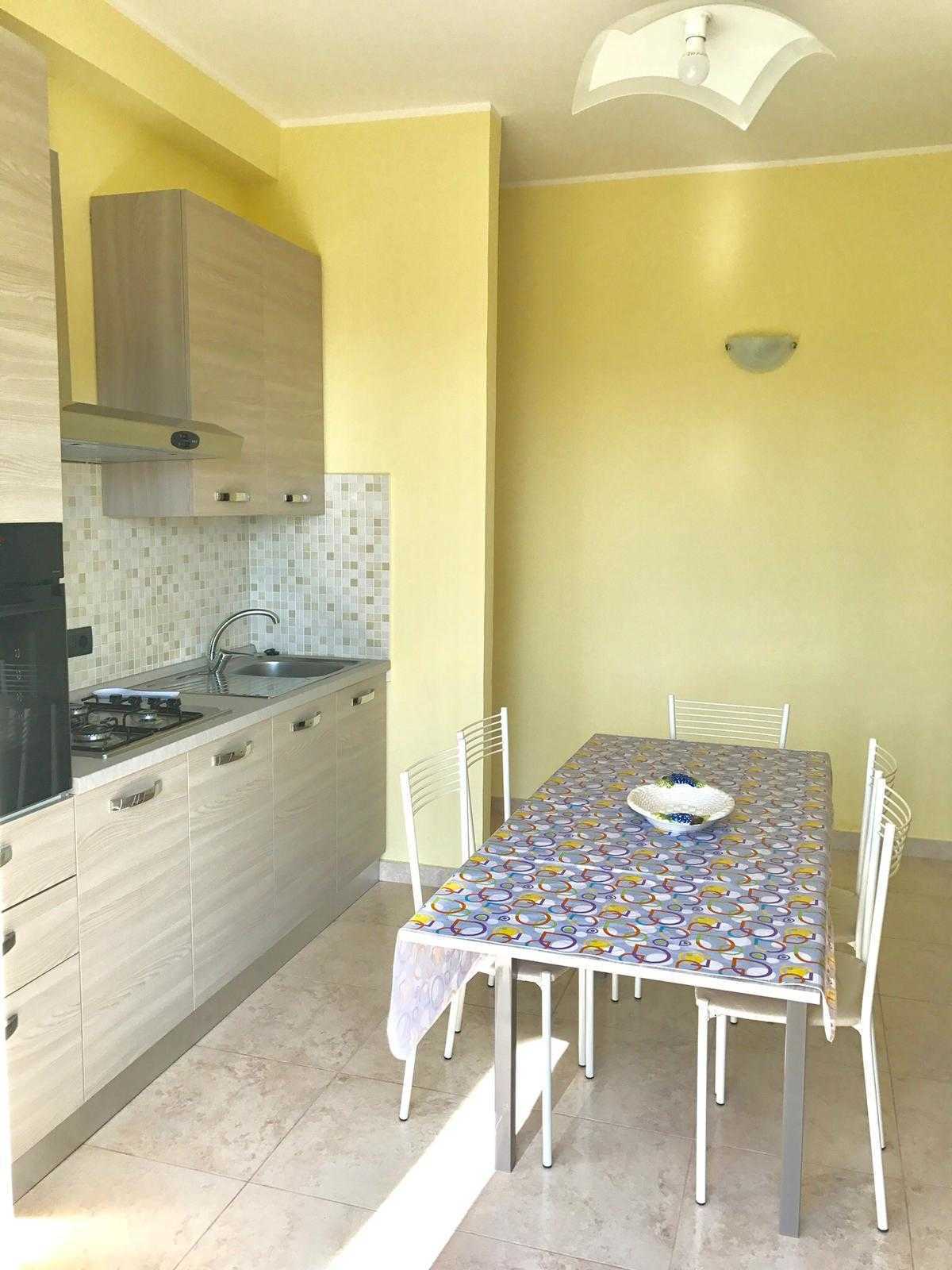 Trilocale nuovo in corso umberto i, Bova Marina