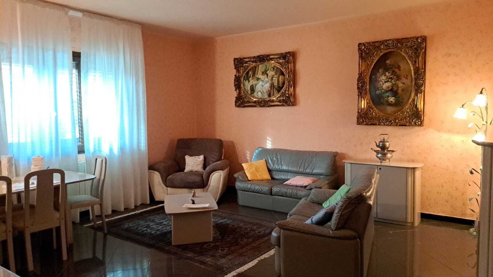 Villa con giardino in viale magna grecia 21, Bova Marina